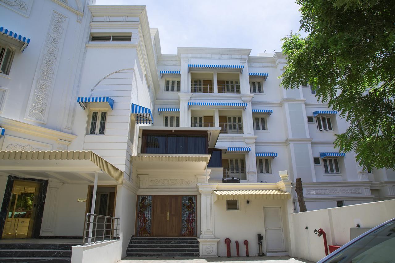 The Grand White Palace Hotel Майладутурай Екстериор снимка
