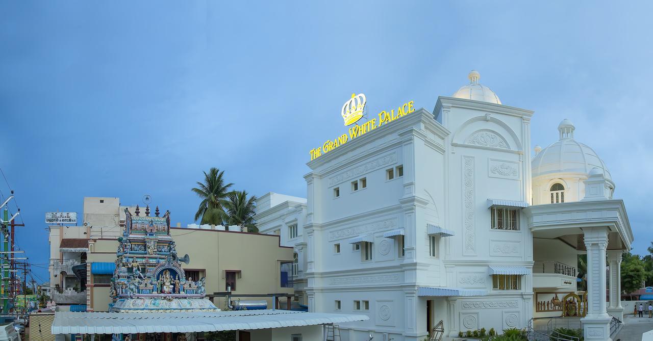 The Grand White Palace Hotel Майладутурай Екстериор снимка